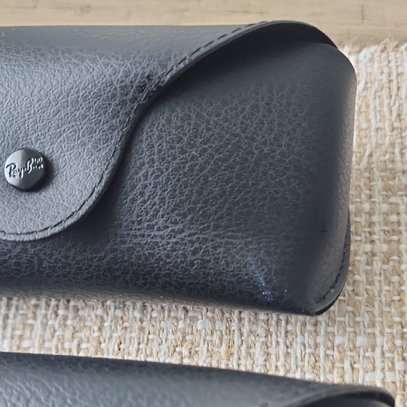 Ray-Ban Black Sunglasses Cases (4) - Picture 2 of 5